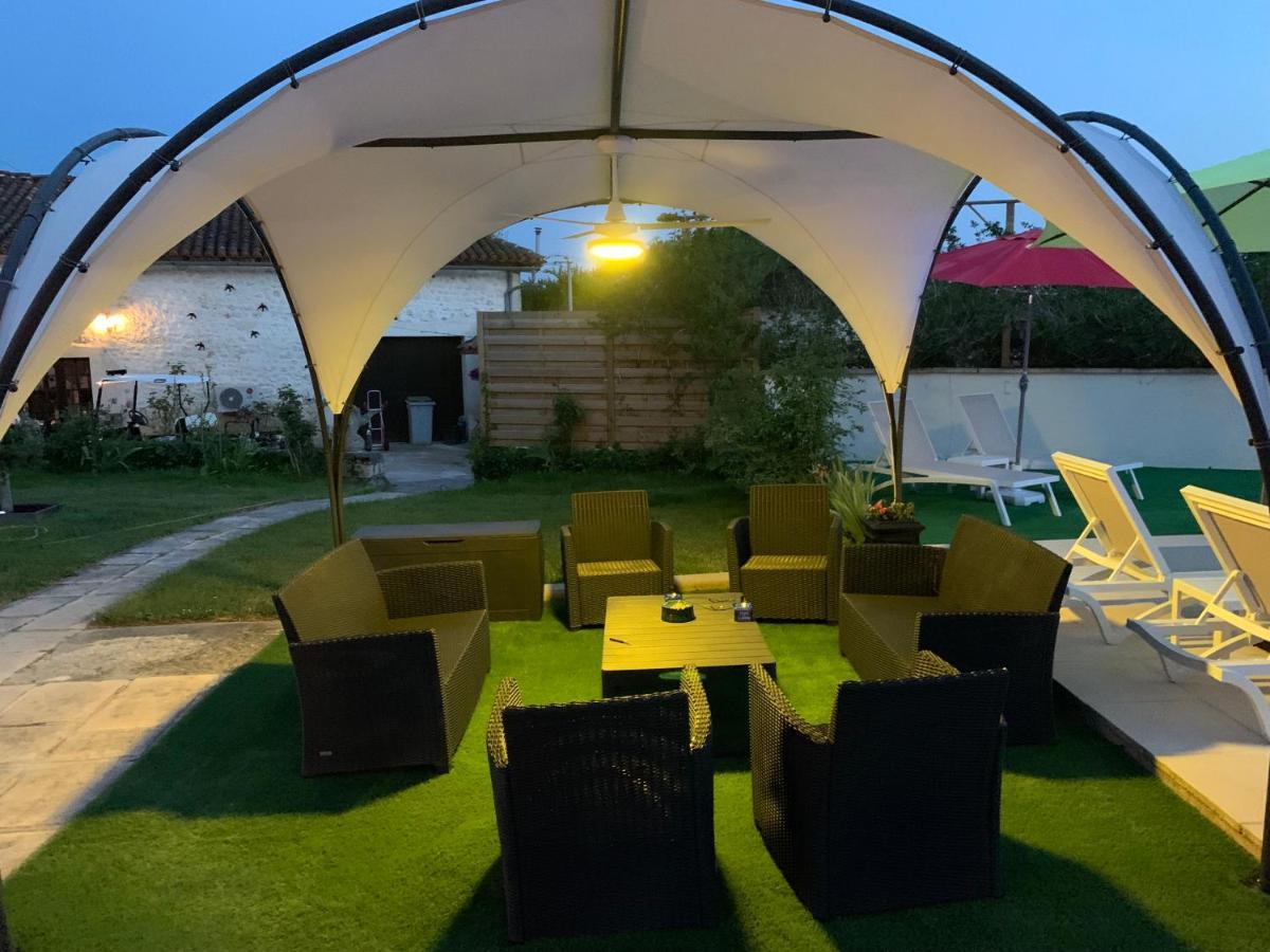 Blanzaguet-Saint-Cybard Le Jardin Des Hirondelles B&B 외부 사진